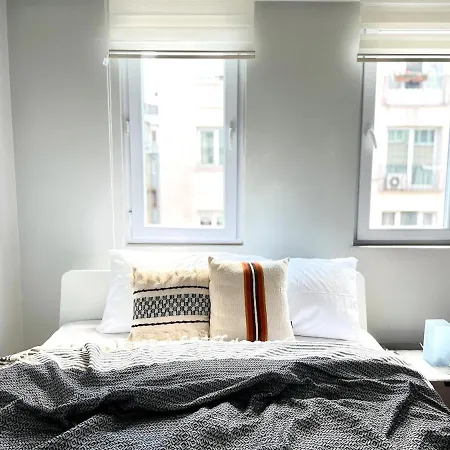 Stylish Cihangir 2br, 3ac, Lift, Building Terrace *