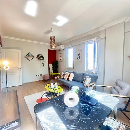 Lejlighed Stylish Cihangir 2br, 3ac, Lift, Building Terrace