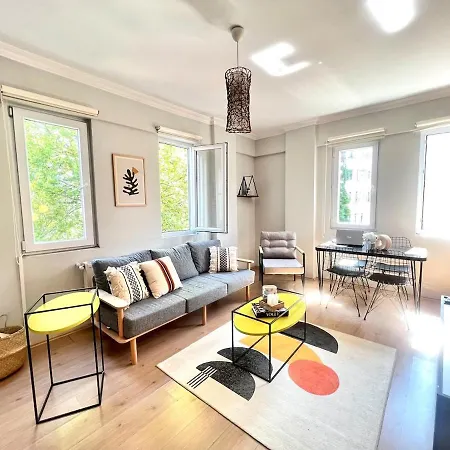 Stylish Cihangir 2br, 3ac, Lift, Building Terrace * Istanbul