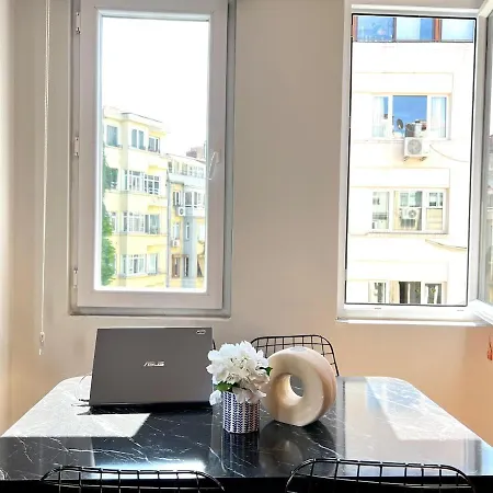 Stylish Cihangir 2br, 3ac, Lift, Building Terrace Istanbul